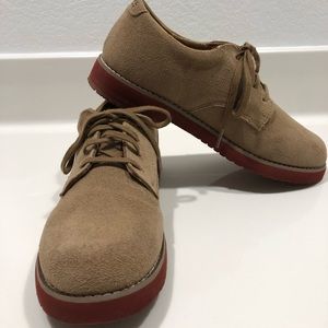 Sperry ® Tevin Dirty Buck Suede ™ Big Boys Size 5M